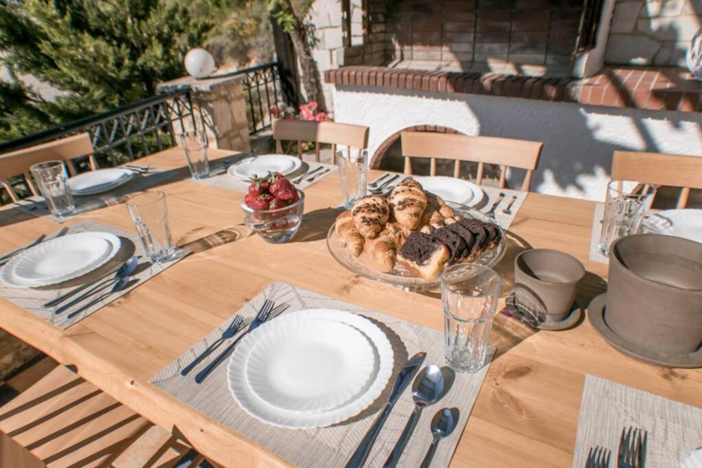 Villa Ventus, 40Sqm Private Pool & Hot Tub! Roussospítion Dış mekan fotoğraf