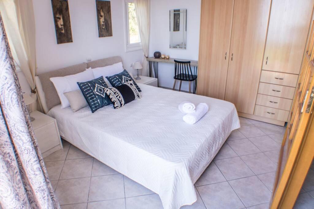 Villa Ventus, 40Sqm Private Pool & Hot Tub! Roussospítion Dış mekan fotoğraf