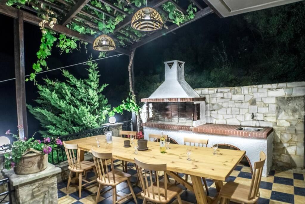 Villa Ventus, 40Sqm Private Pool & Hot Tub! Roussospítion Dış mekan fotoğraf